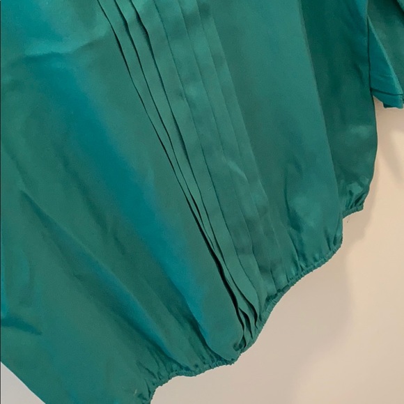 Silk green blouse - Picture 5 of 8